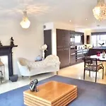 Beautiful Room In Gated Community